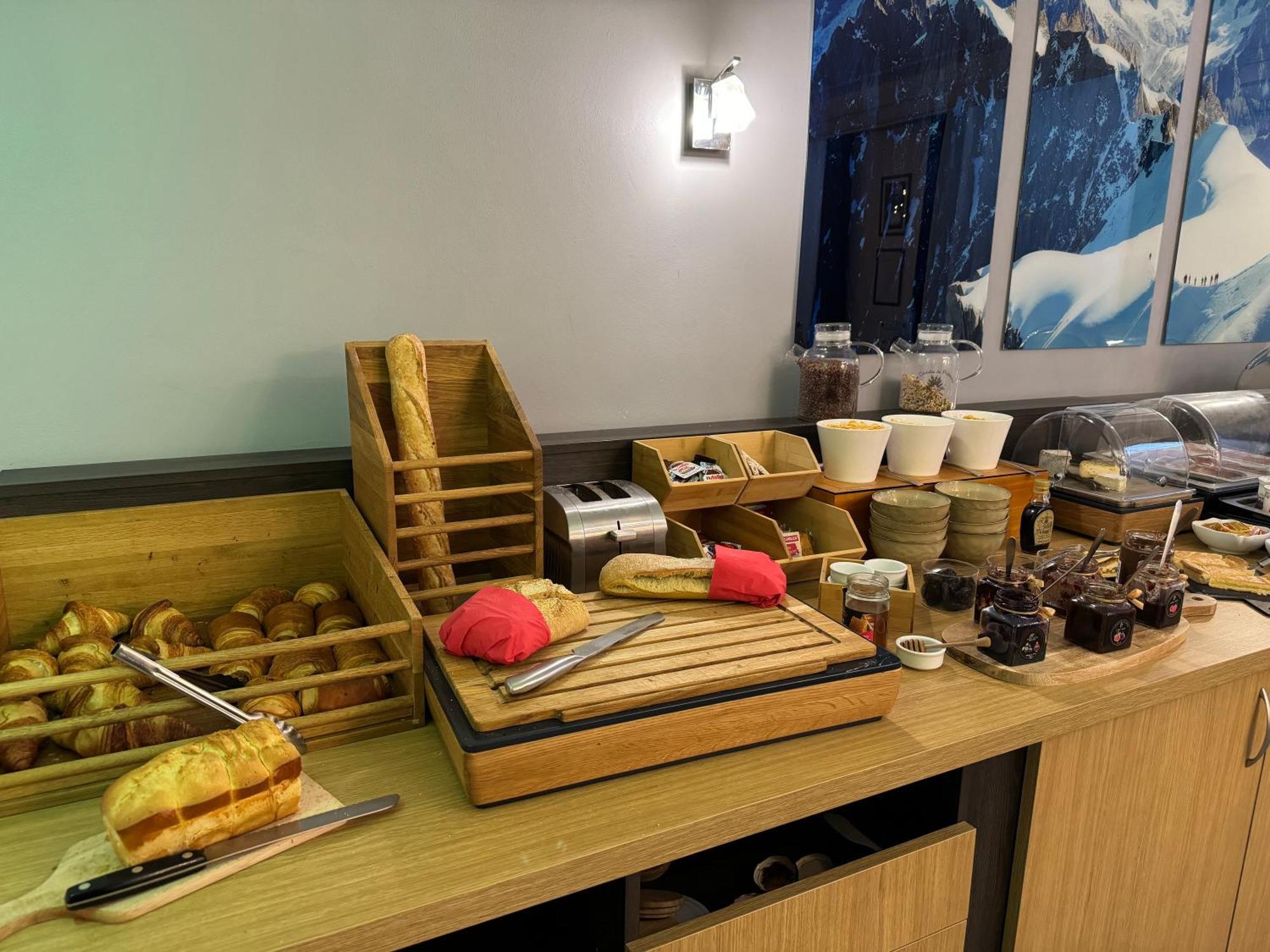Cit'Hotel Le Welcome Moutiers  Exterior photo